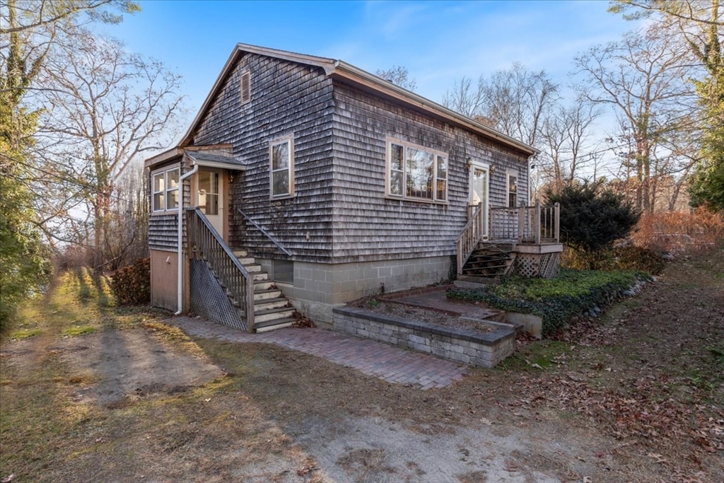 102 Leon Ct, Hanson, Massachusetts 02341, 3 Bedrooms Bedrooms, 5 Rooms Rooms,1 BathroomBathrooms,Residential,For Sale,Leon Ct,73314274